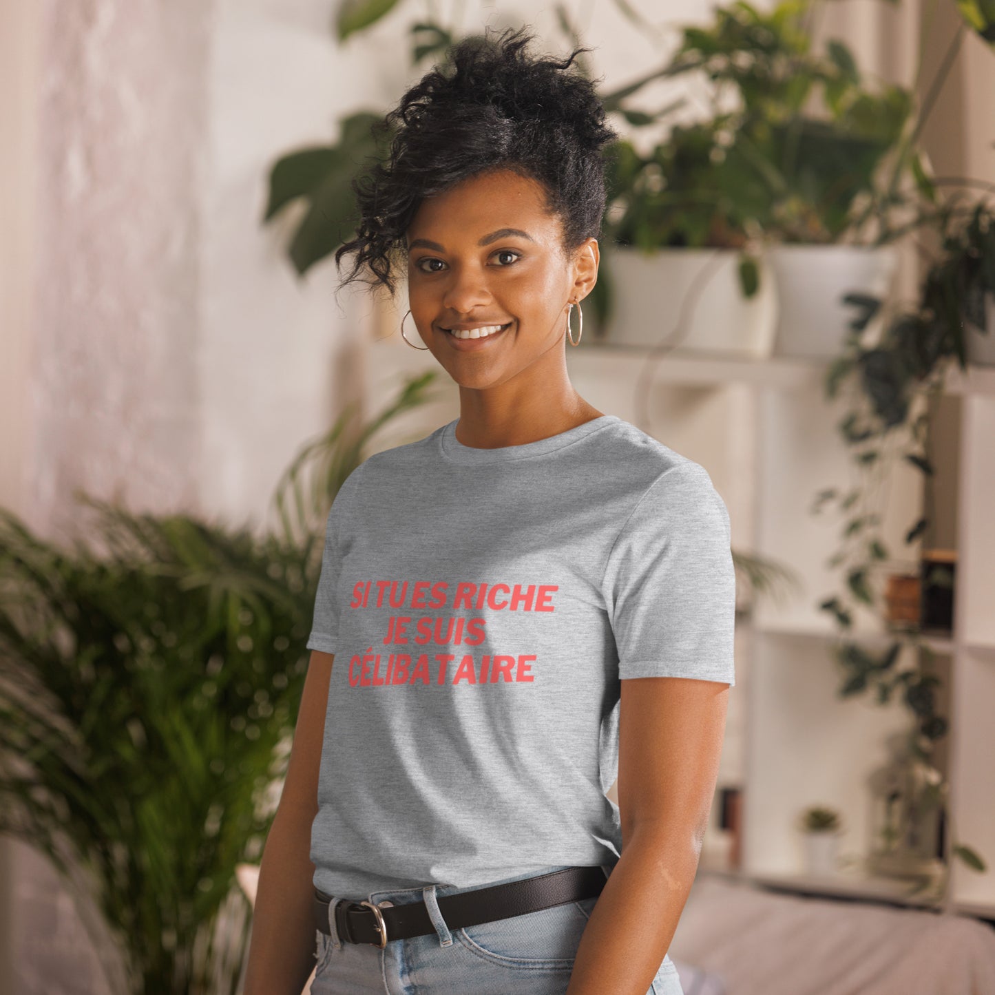 T-shirt " Si tu es riche je suis célibataire "