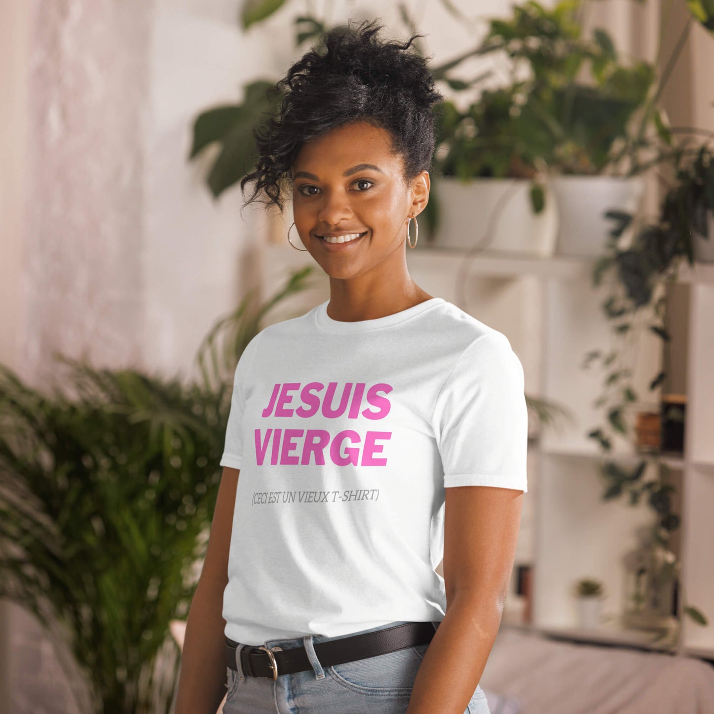 T-shirt  "Je suis vierge ( ceci est un vieux t-shirt ) "